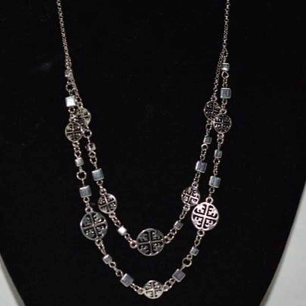 isis Creative  Retro Chic Silver Tone Filigree Circle Link Chain Necklace